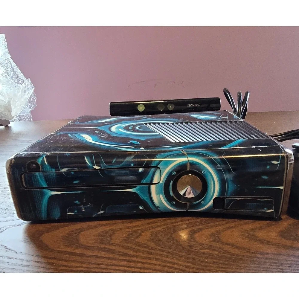 Microsoft Xbox 360 S Console‎ 250GB Blue Black Bundle Kinect Controller 1439